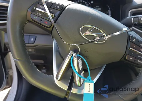 2017 Hyundai Ioniq Hybrid Sel z USA, uszkodzony, nr VIN KMHC75LC5HU018909